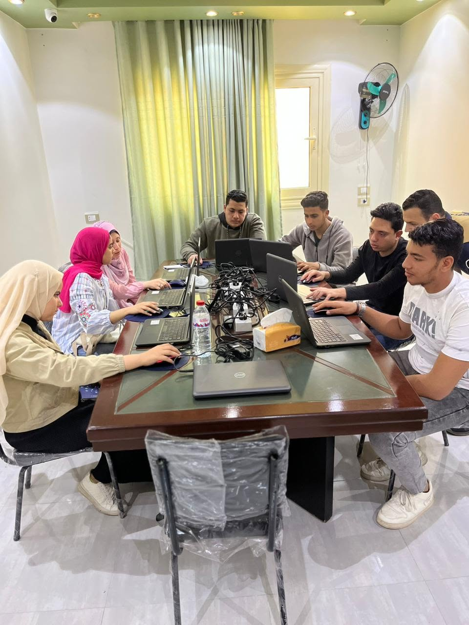 محاضرات وورش عمل تفاعلية مع كبار المهندسين
